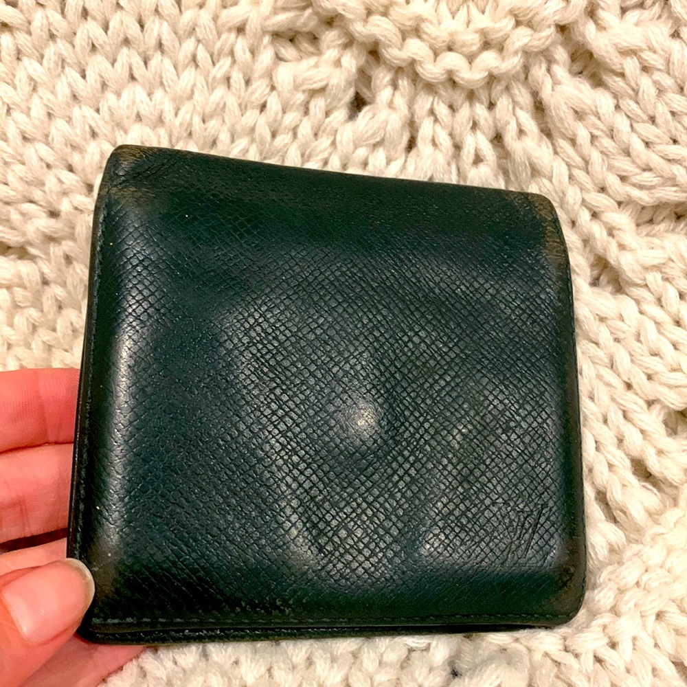 Authentic Louis Vuitton Mens Green Taiga Wallet